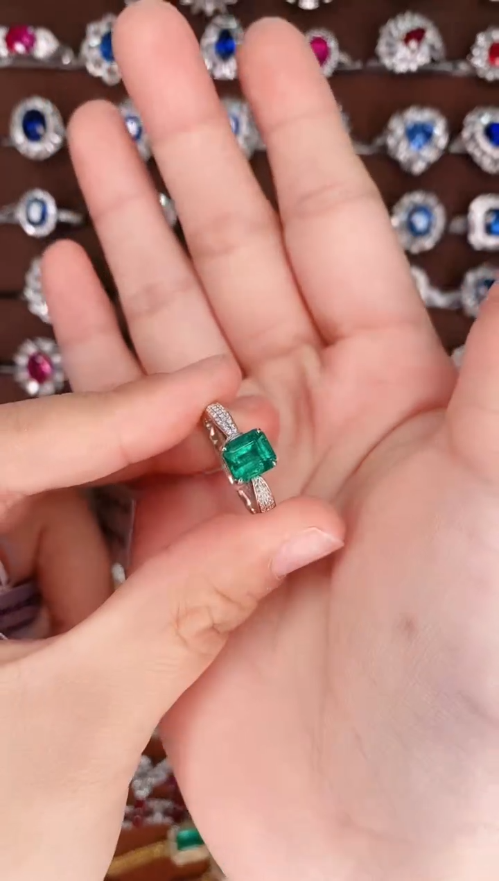 【闪购商品】祖母绿18K金戒指18K金镶嵌·