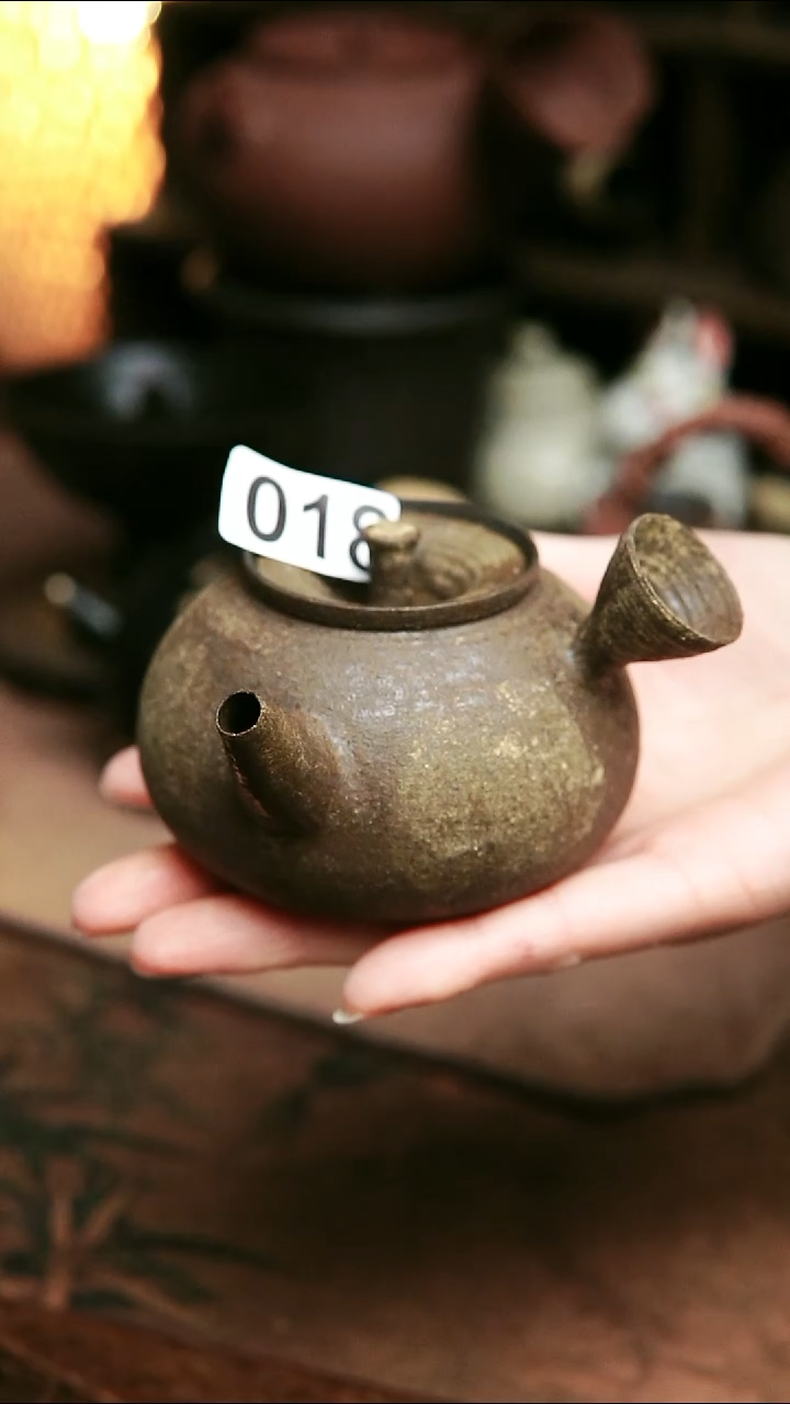 018号紫砂全手工黄粉引侧把茶壶150毫升