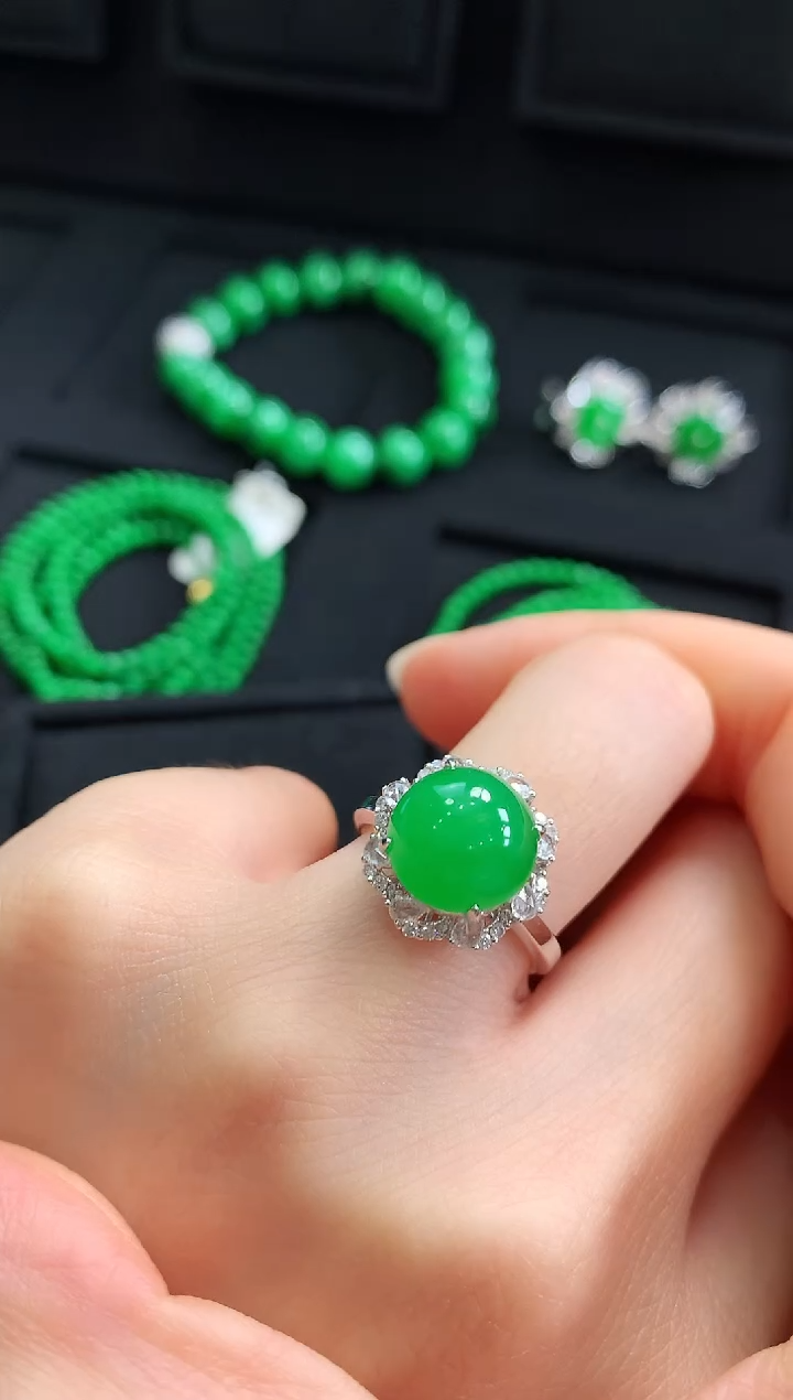 【闪购商品】翡翠戒指18K金镶嵌戒指