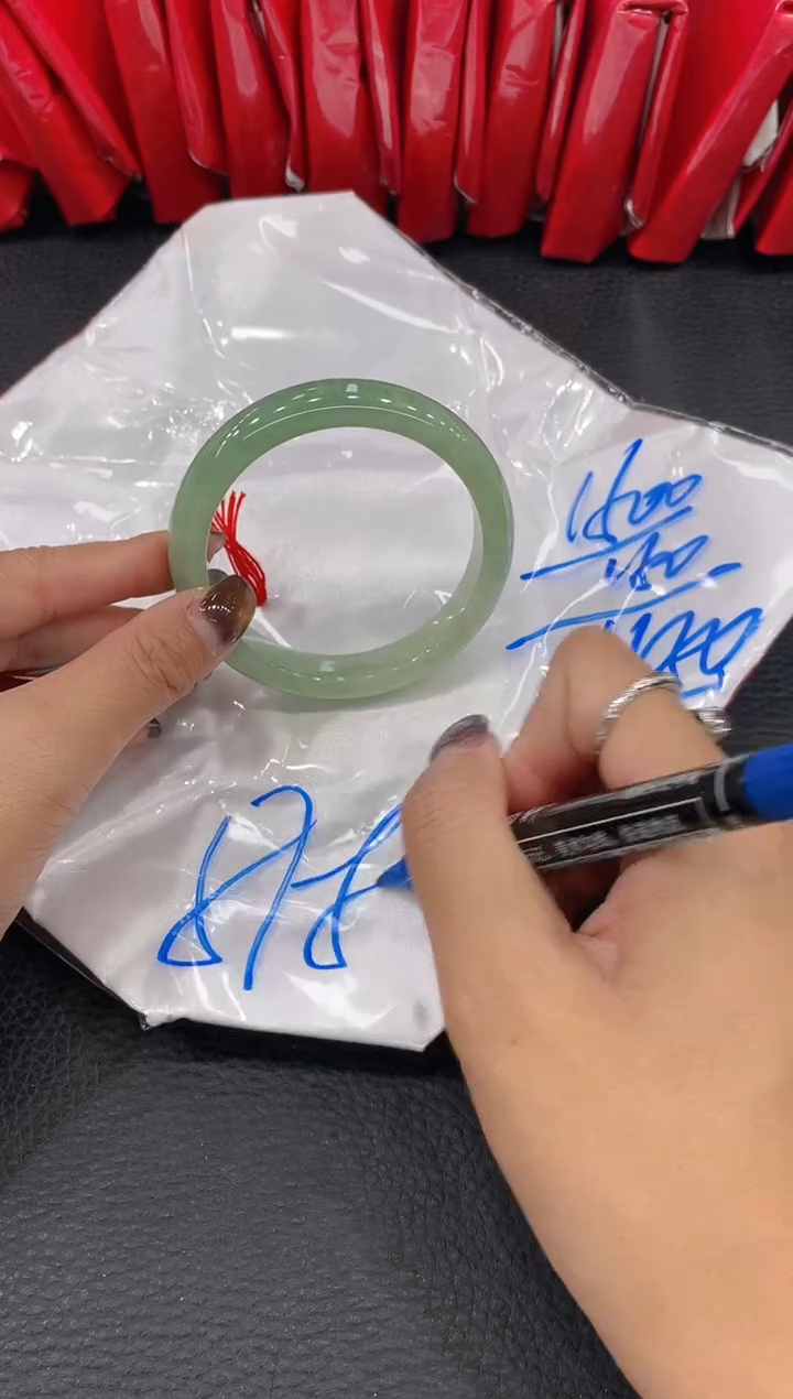 【闪购商品】翡翠手镯未镶嵌手镯