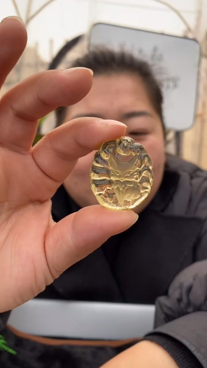 【闪购商品】黄晶吊坠未镶嵌黄水晶狐牌D56