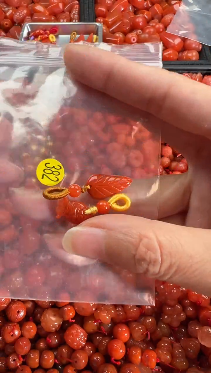 【闪购商品】南红玛瑙颈饰未镶嵌1