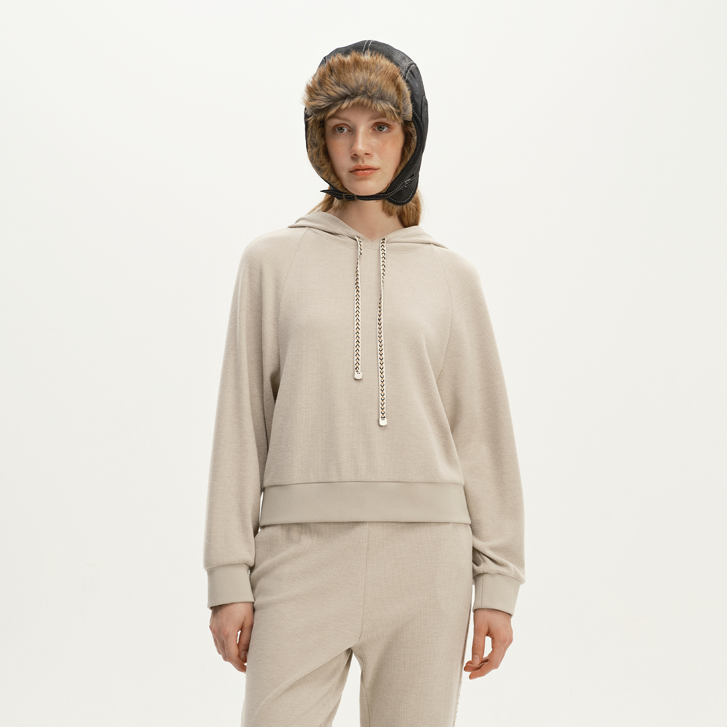 Eachway/艺之卉秋冬新款纯色休闲舒适套头连帽卫衣EU41C13944