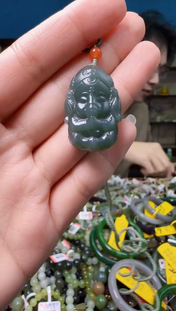 颈饰未镶嵌和田玉1