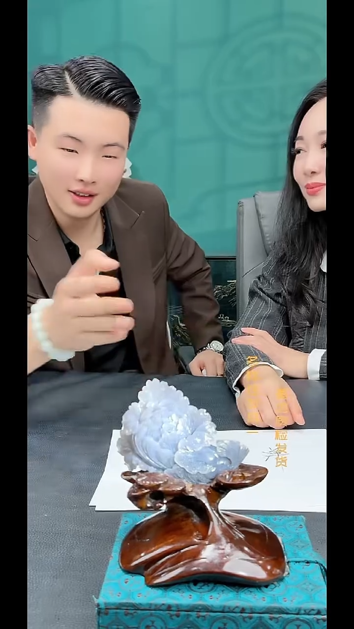 未镶嵌和田玉摆件纯天然多样性发一