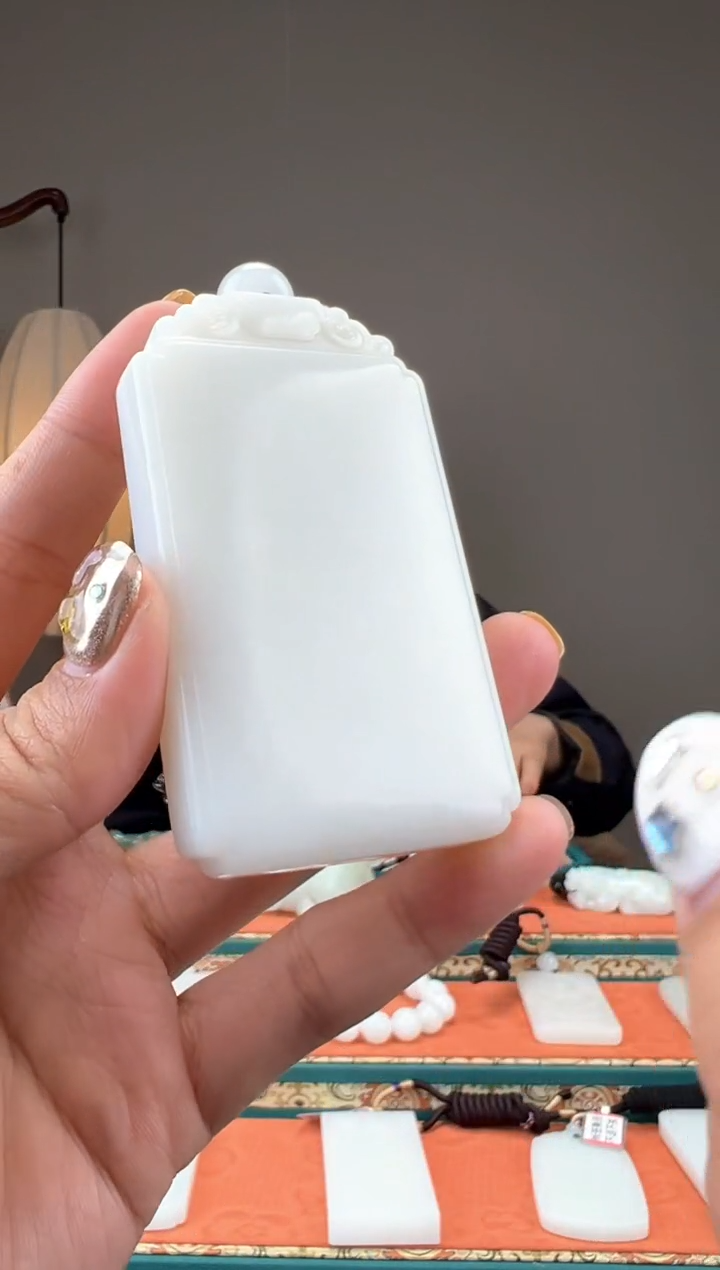 【闪购商品】和田玉颈饰未镶嵌1