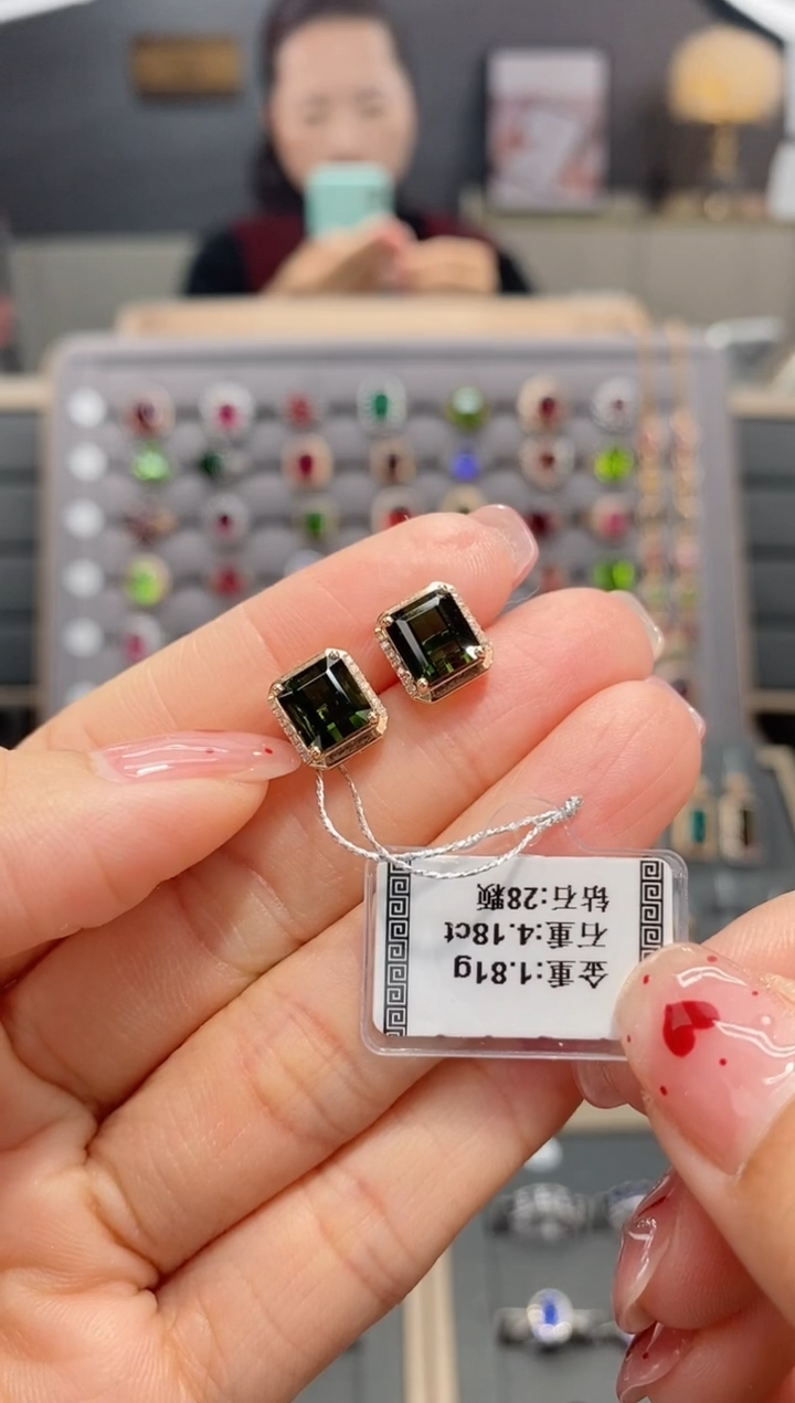 【闪购商品】碧玺耳饰18K金镶嵌4.18配钻   