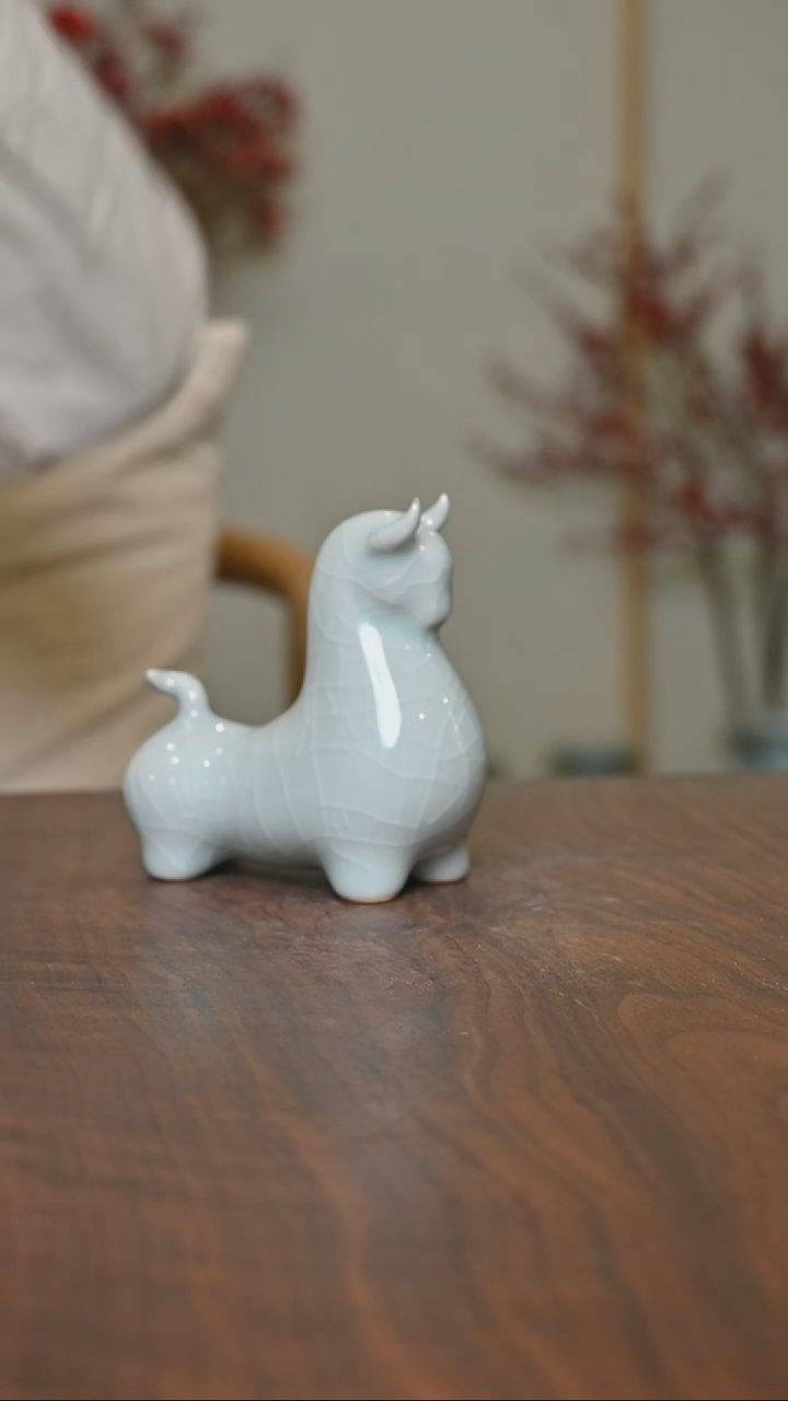 【闪购商品】其他小福牛 微瑕月白釉 无款