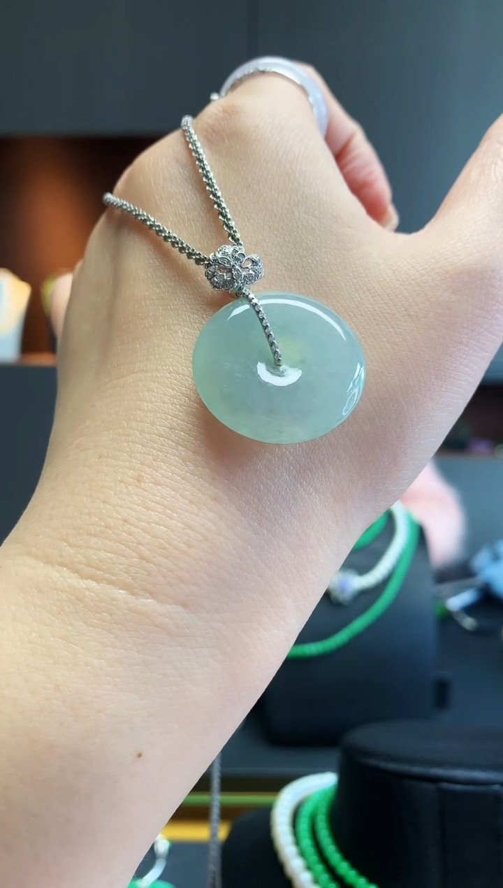 【闪购商品】翡翠吊坠(不含链)18K金镶嵌平安扣