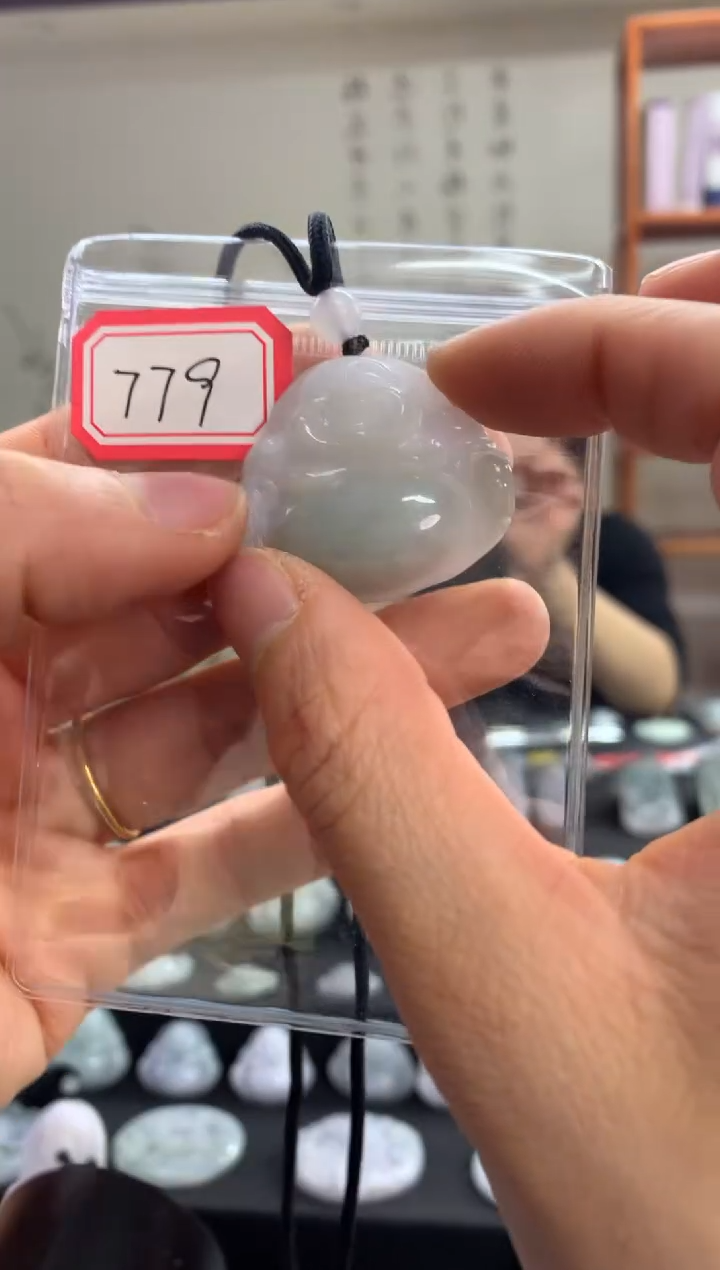 【闪购商品】翡翠颈饰未镶嵌佛公779