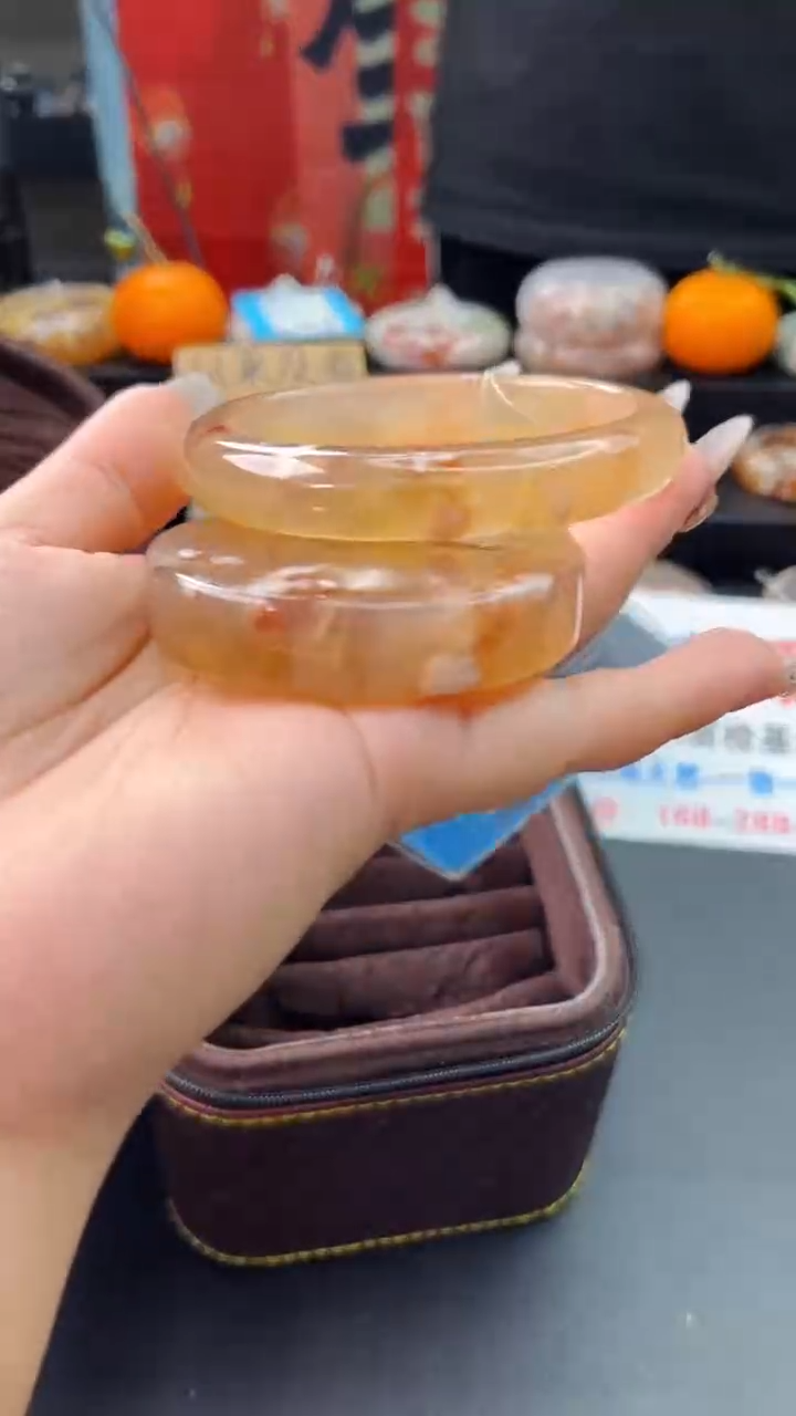 【闪购商品】石英质玉手镯未镶嵌赠送镯心（62圈口）