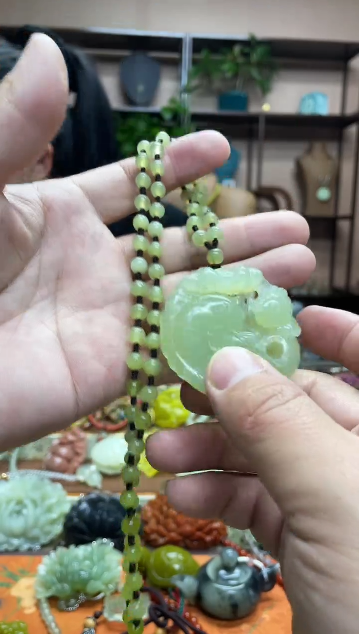 未镶嵌岫玉吊坠·