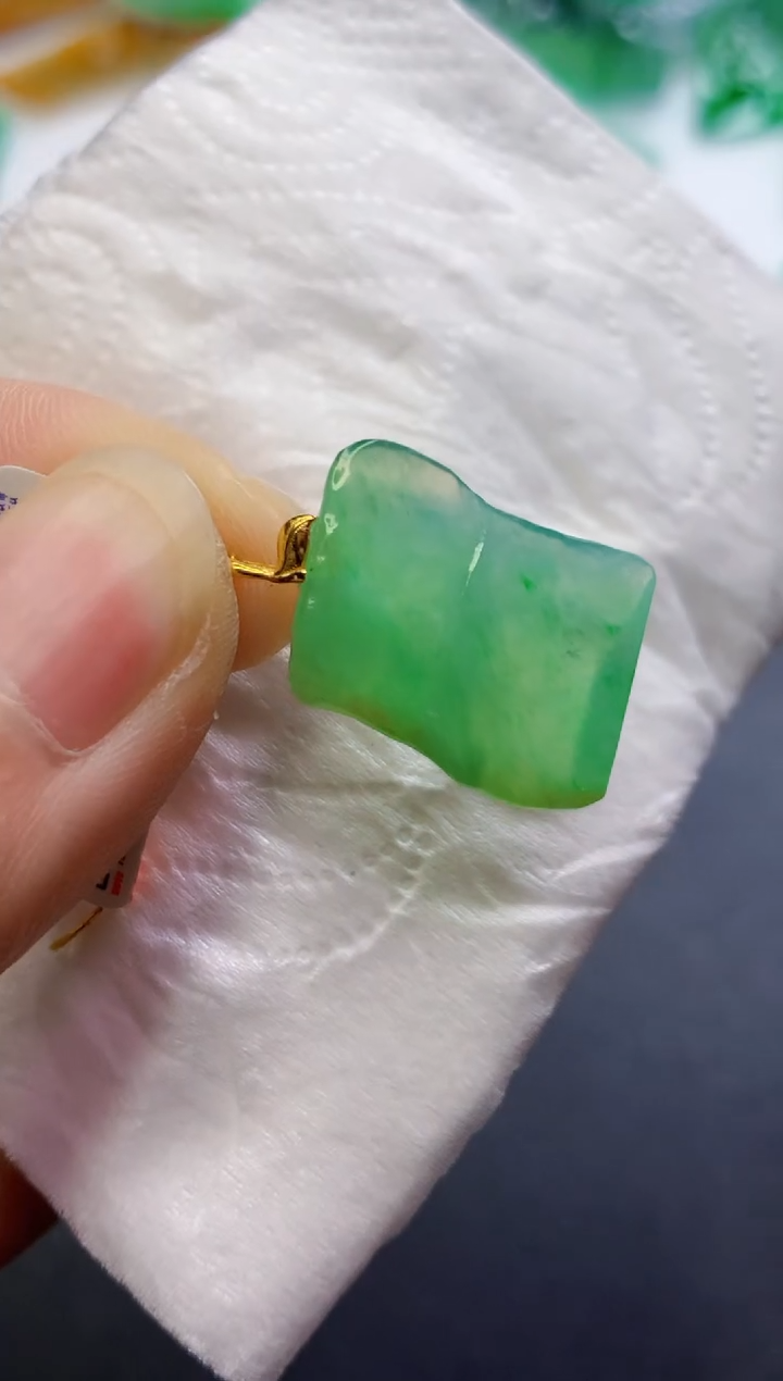 【闪购商品】翡翠吊坠(不含链)未镶嵌457