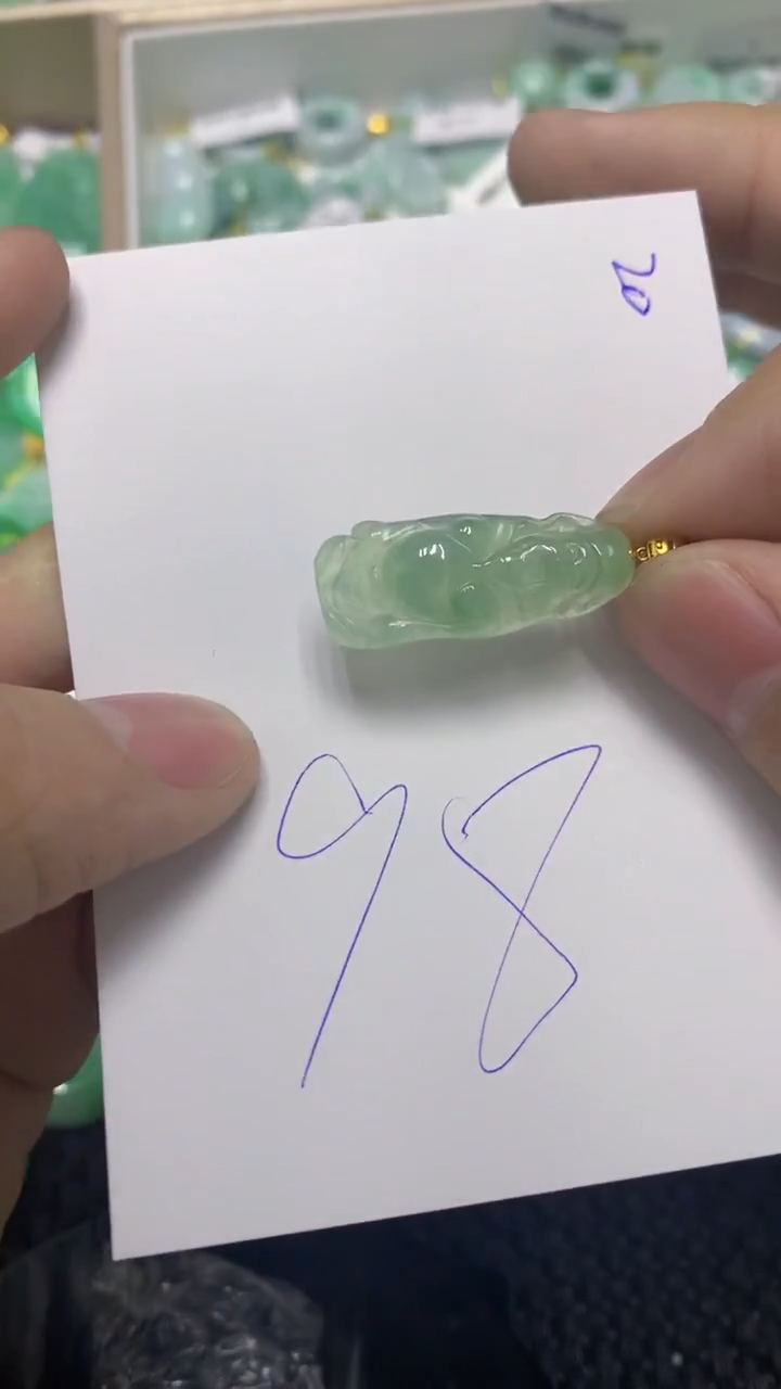 颈饰18K金镶嵌翡翠缅甸A货翡翠