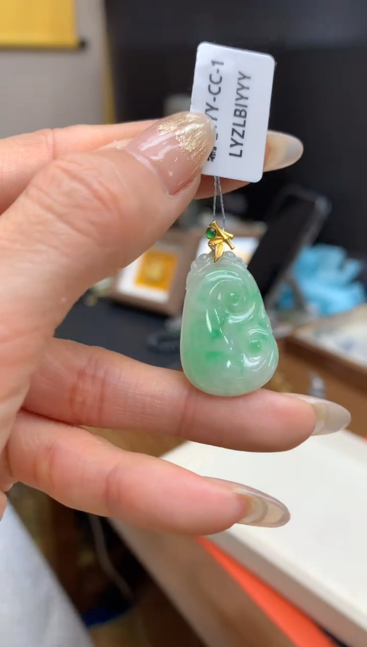 【闪购商品】翡翠颈饰18K金镶嵌如意