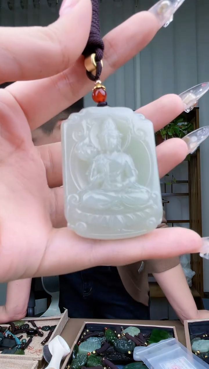【闪购商品】和田玉挂件未镶嵌拍一发一，多样性发货！
