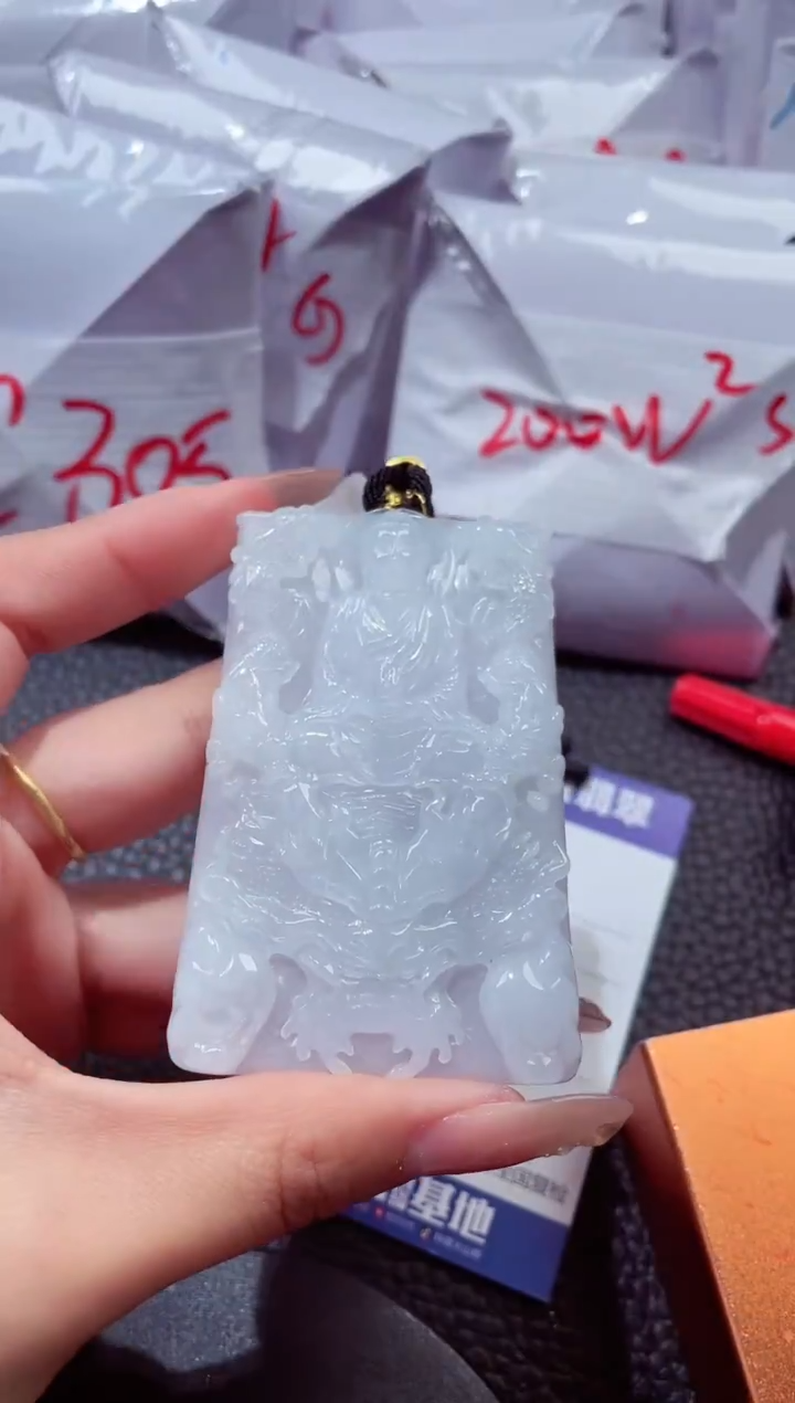 颈饰未镶嵌翡翠1