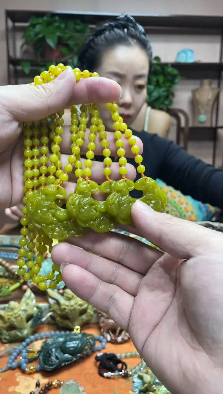 未镶嵌岫玉吊坠多样性发货发其中之一