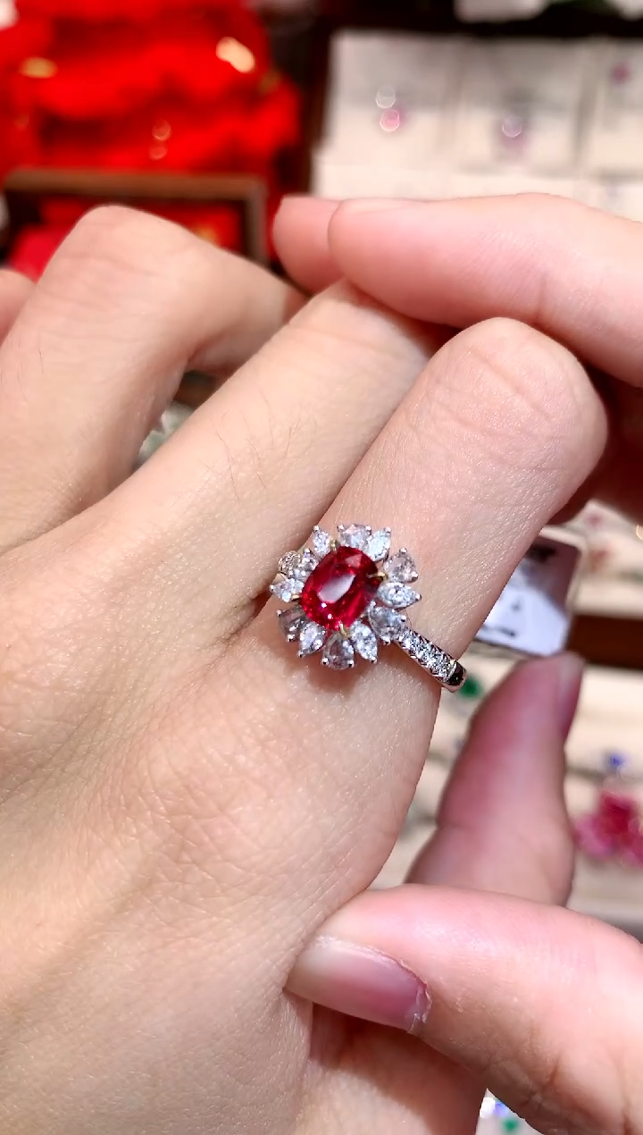 【闪购商品】尖晶石戒指18K金镶嵌1.33ct/天然宝石/七天无理由