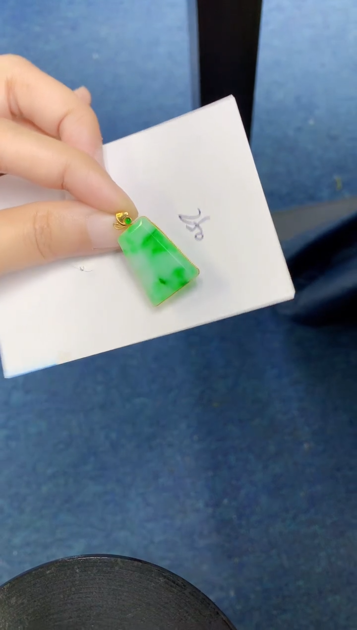 【闪购商品】翡翠颈饰18K金镶嵌000000000