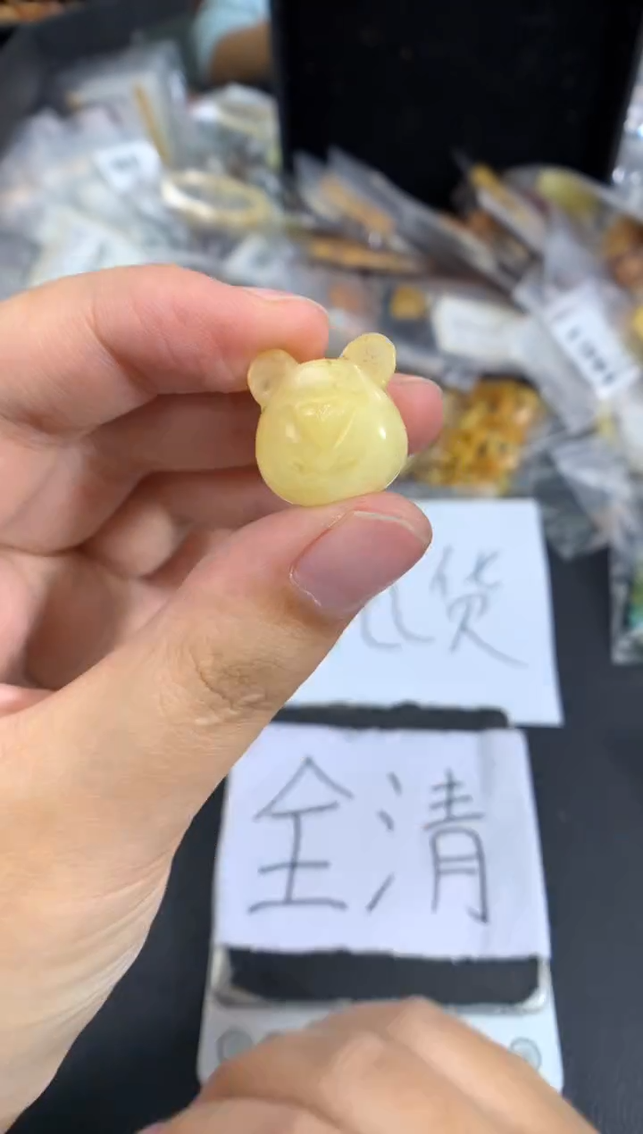 琥珀未镶嵌珠宝奇石1