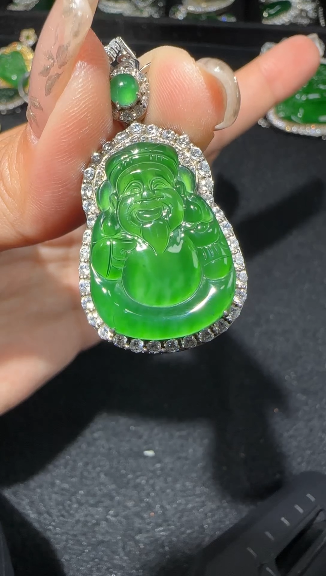 【闪购商品】翡翠吊坠(赠链)未镶嵌多样性发货拍一发一