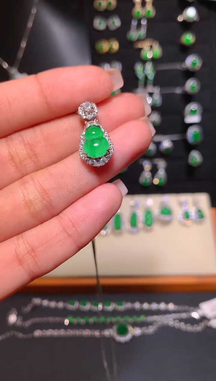 【闪购商品】翡翠颈饰银S925镶嵌吊坠