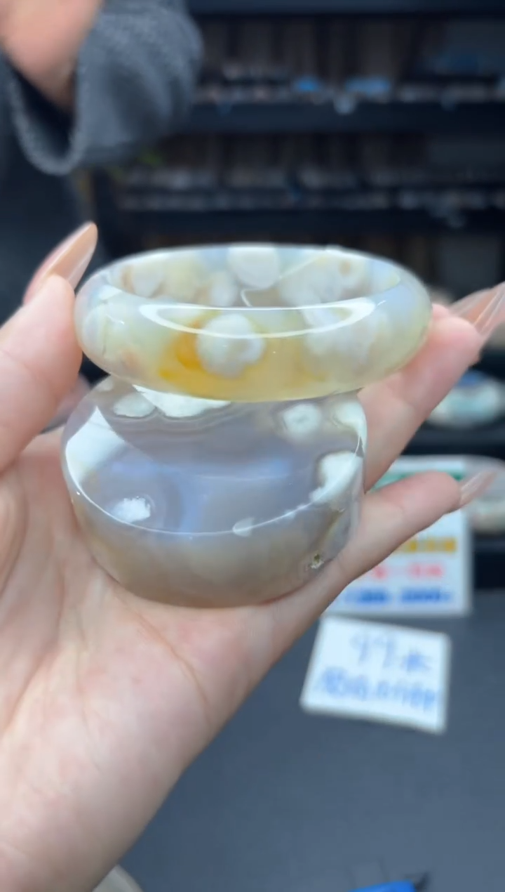 【闪购商品】石英质玉手镯未镶嵌2147（60圈赠送镯心）