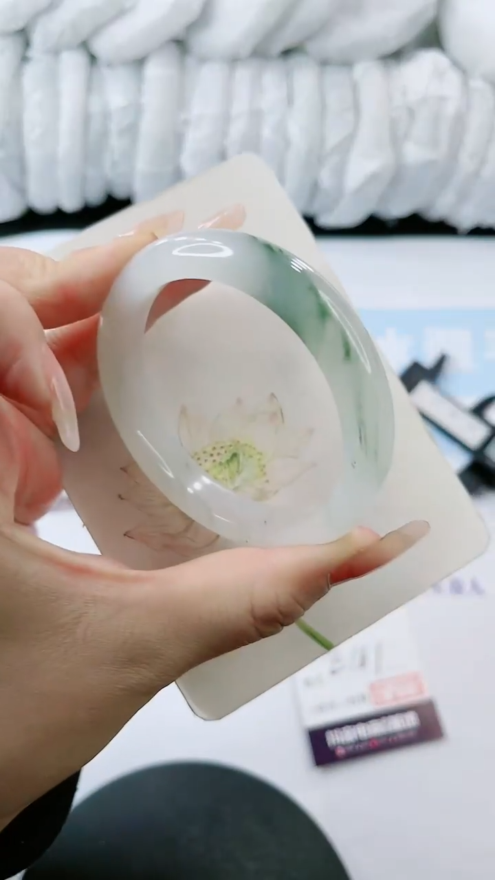 【闪购商品】石英质玉手镯未镶嵌多样性发货E161