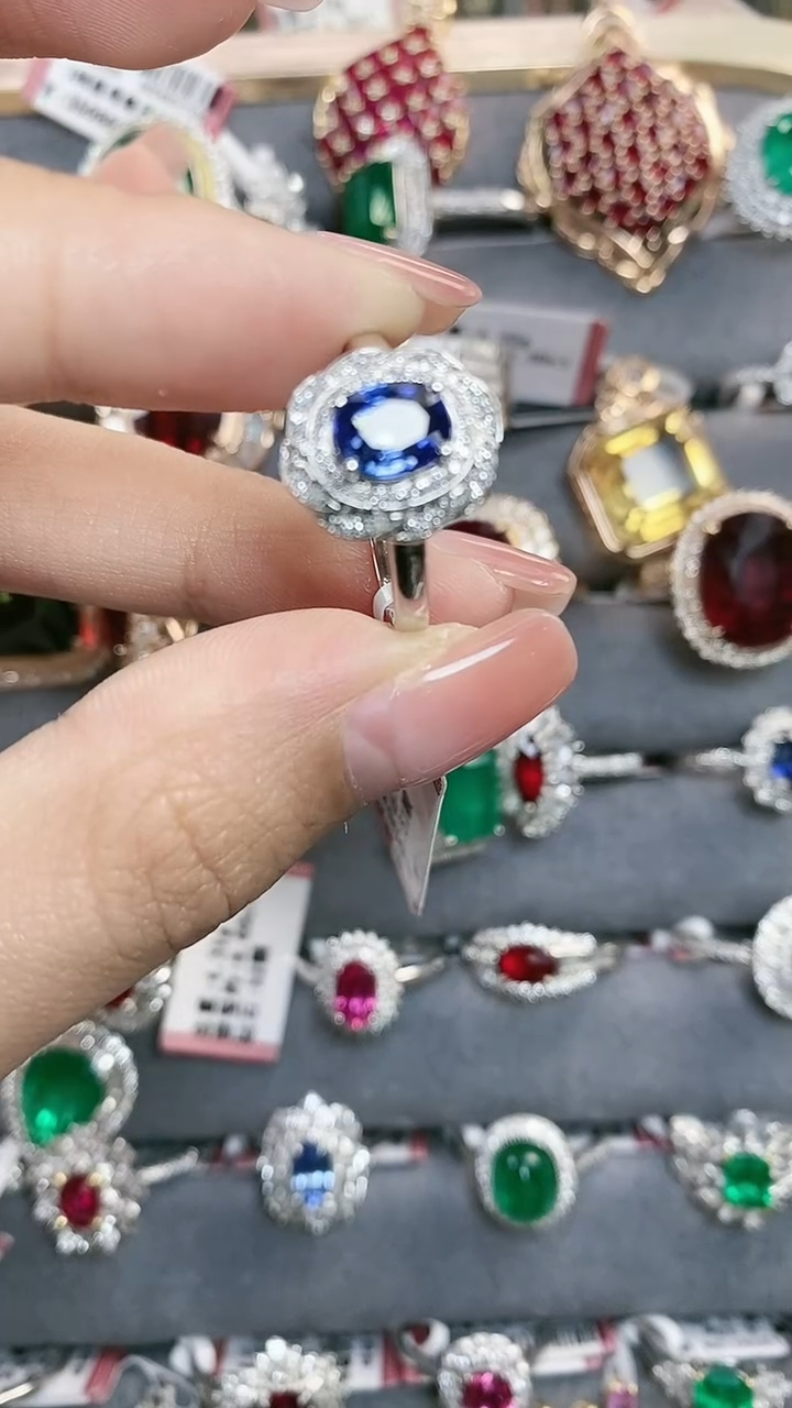 【闪购商品】彩色蓝宝石戒指18K金镶嵌一个