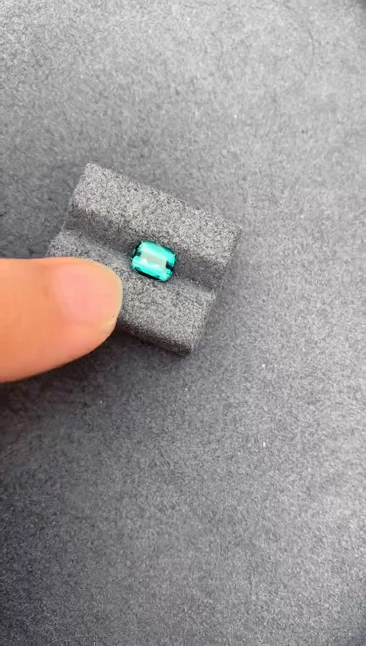 【闪购商品】碧玺裸石未镶嵌1ct拉贡碧玺