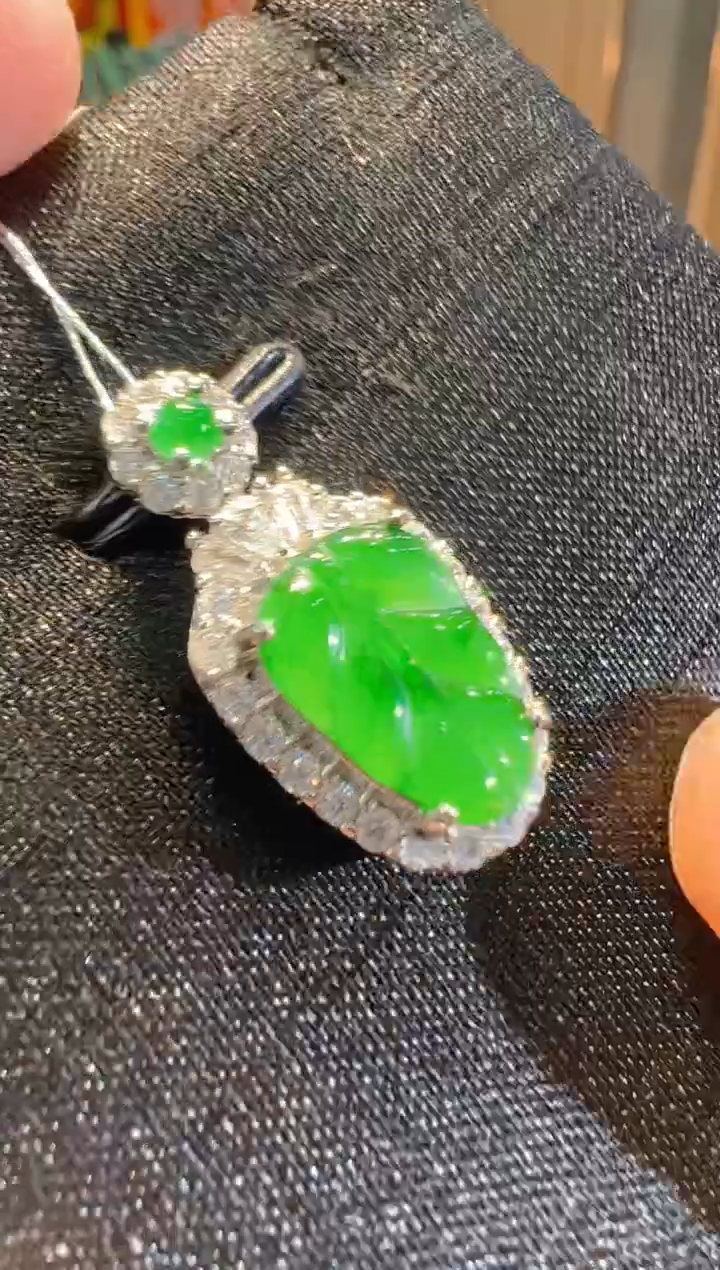 【闪购商品】翡翠吊坠(不含链)合金多样性发货一件