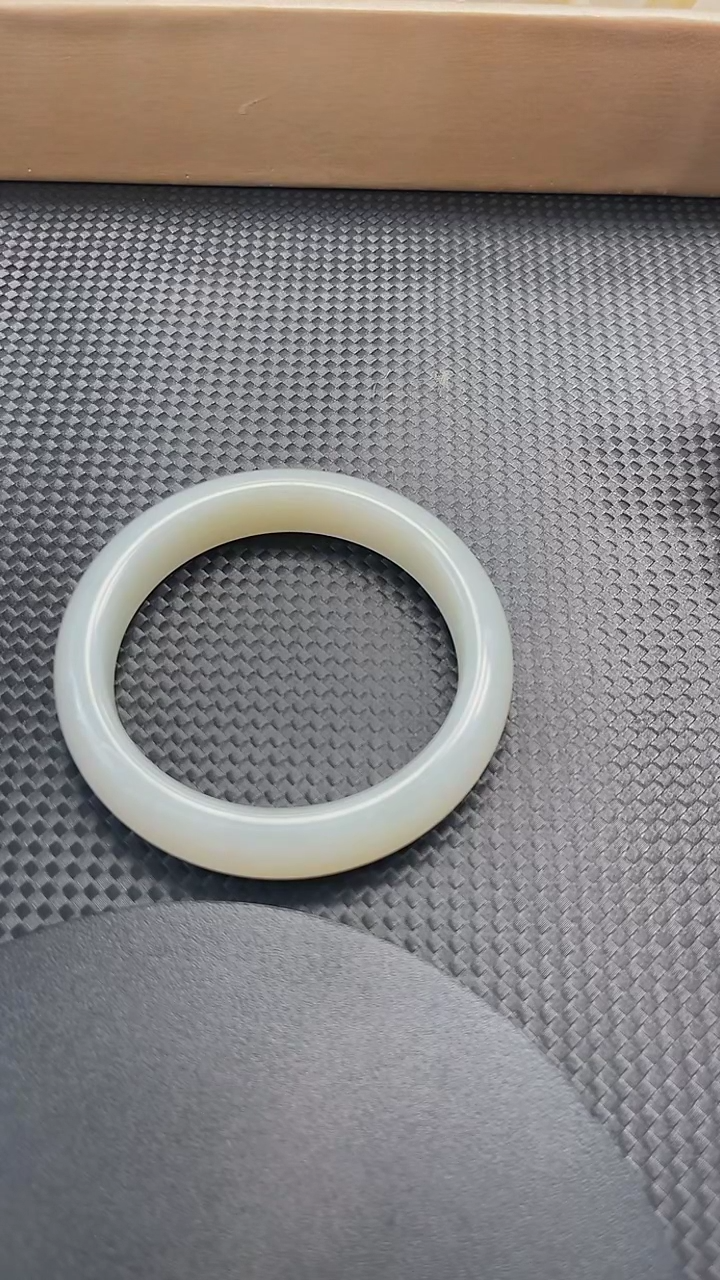 【闪购商品】和田玉手镯未镶嵌206圈口57.9