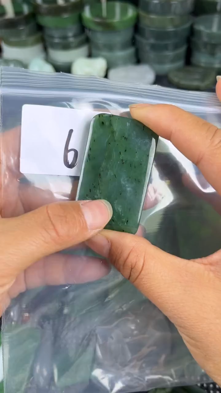 和田玉未镶嵌珠宝半成品牌子