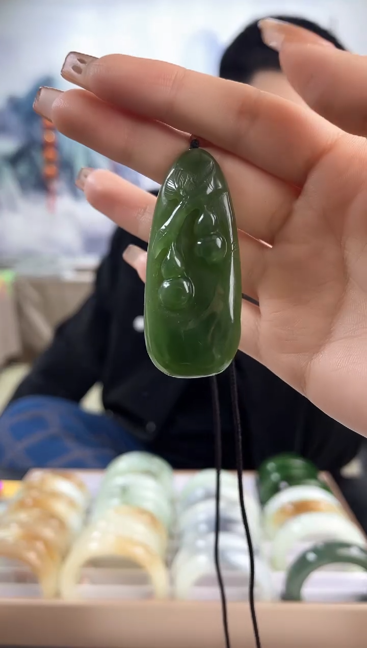 【闪购商品】和田玉吊坠未镶嵌碧玉葫芦