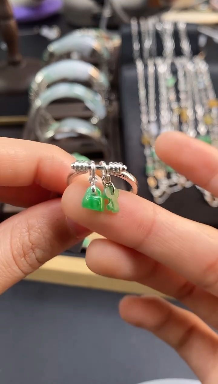 颈饰银S925镶嵌翡翠18174