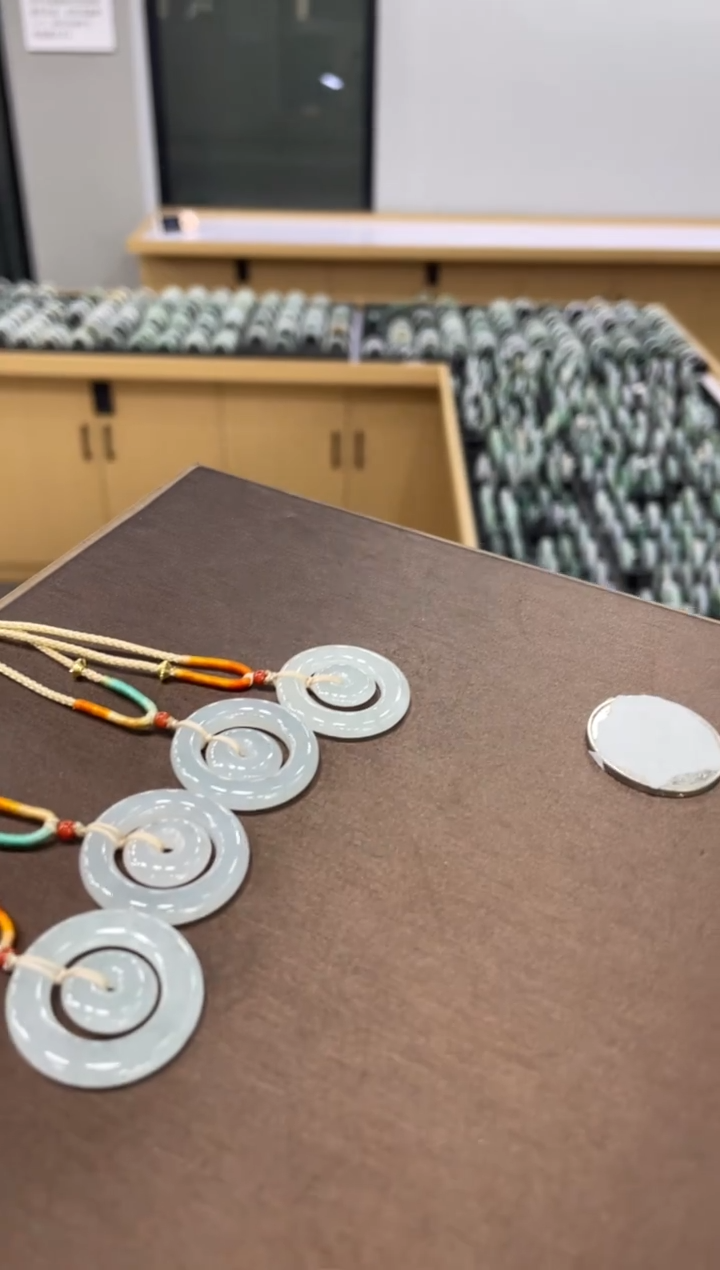 吊坠(不含链)未镶嵌翡翠子母扣吊坠/多样性发其一