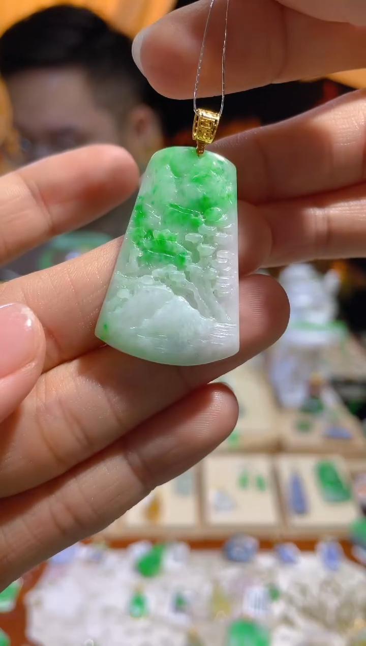 【闪购商品】翡翠颈饰18K金镶嵌假一赔三