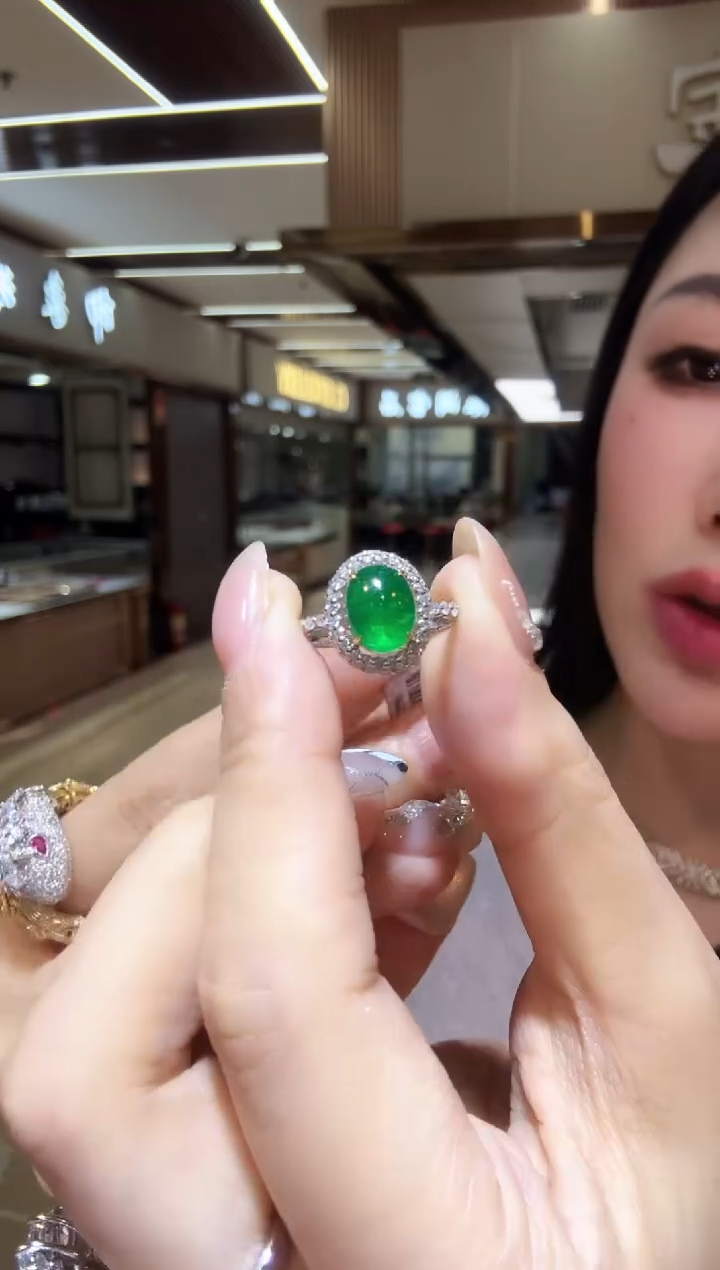 铂Pt950镶嵌戒指祖母绿250921133460