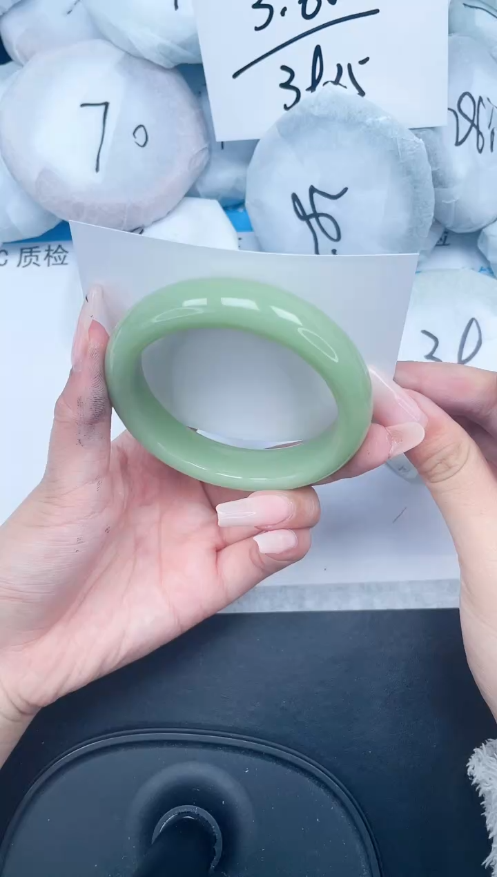 【闪购商品】石英质玉手镯未镶嵌466-58