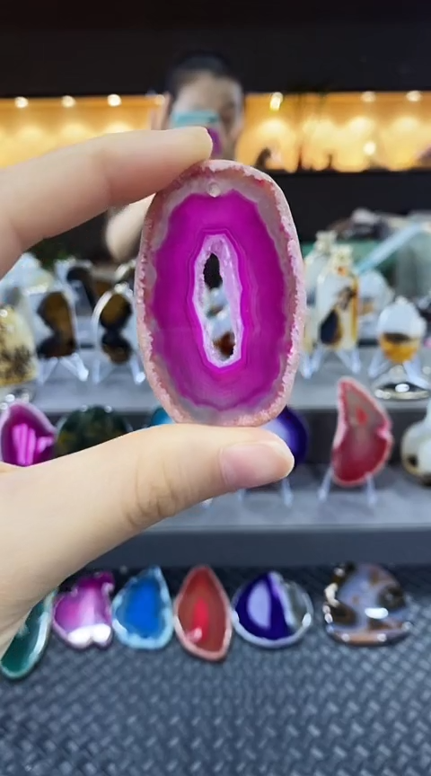 未镶嵌颈饰玛瑙/玉髓?**一玛瑙