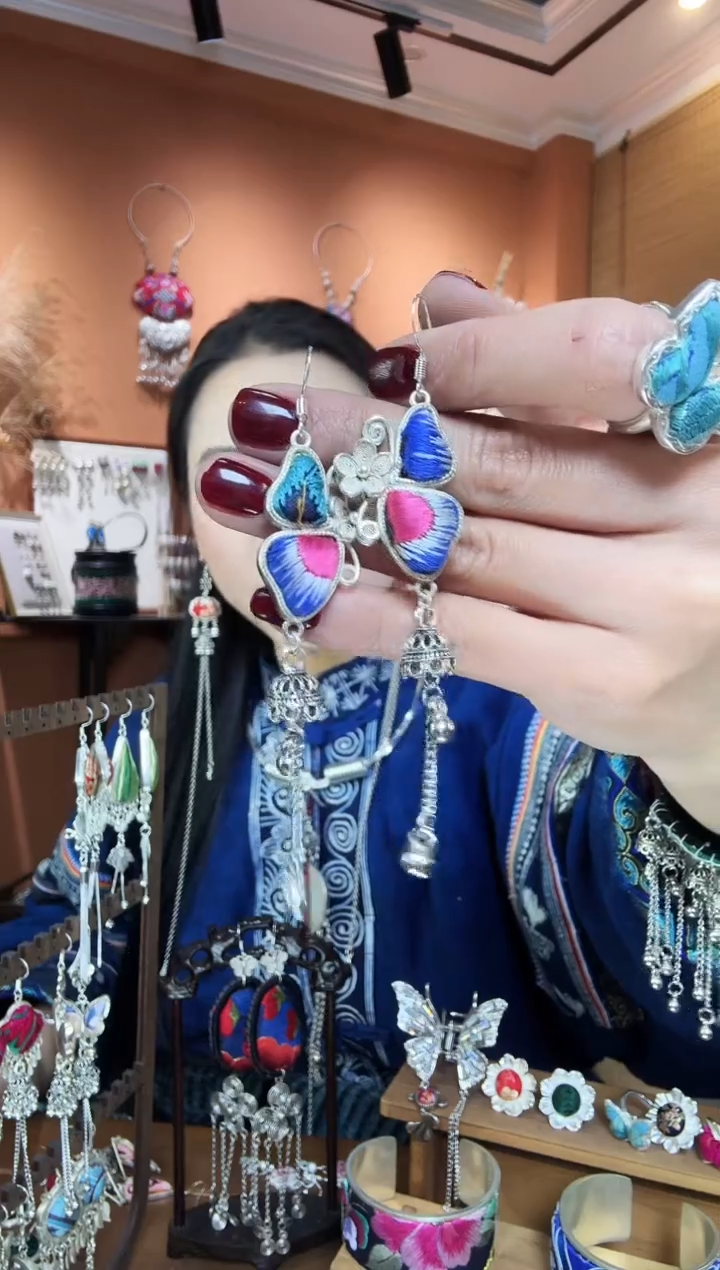 【闪购商品】刺绣纯手工民族风耳环