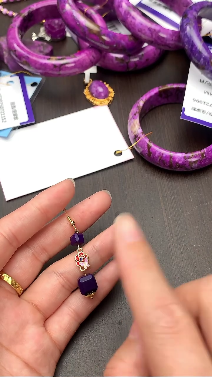 未镶嵌苏纪石（舒俱来）耳饰方糖多样性发一件