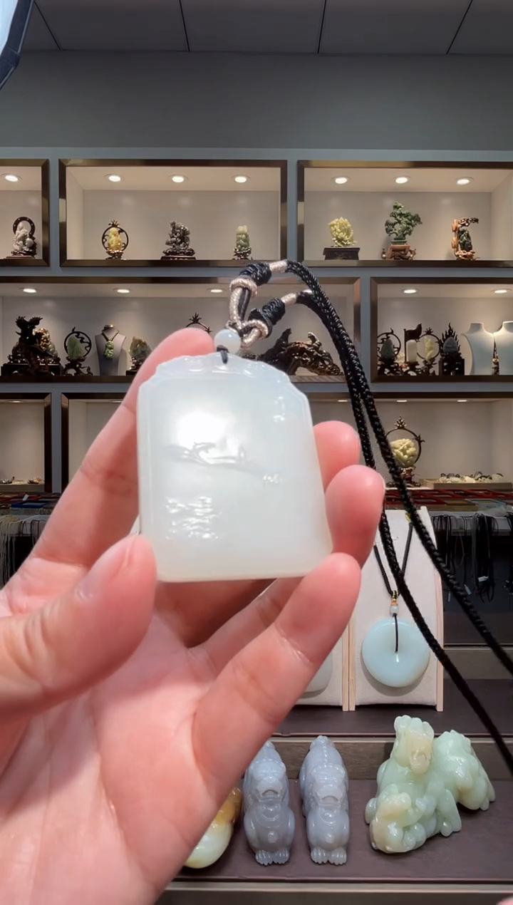 颈饰未镶嵌和田玉苏