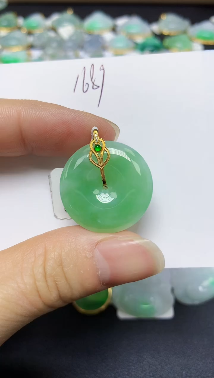 翡翠18K金镶嵌颈饰 天然翡翠A货