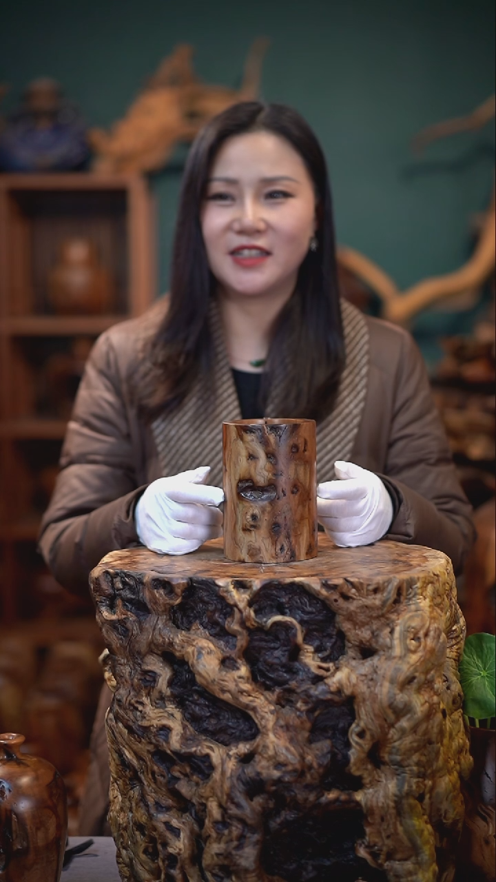 【闪购商品】枣木雷击枣木笔筒
