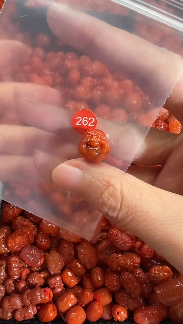 颈饰未镶嵌南红玛瑙1