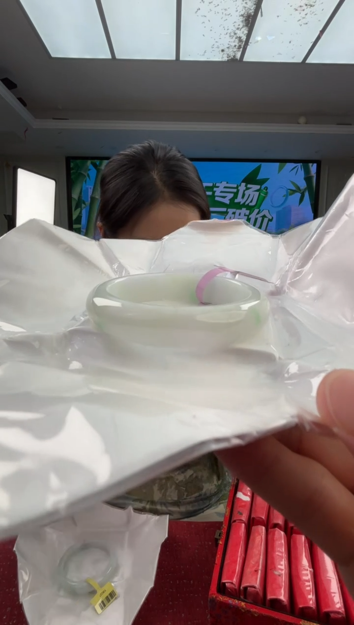 翡翠手镯未镶嵌4手镯