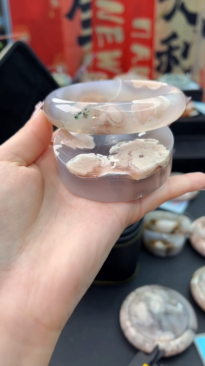 【闪购商品】石英质玉手镯未镶嵌赠送镯心（64圈口）