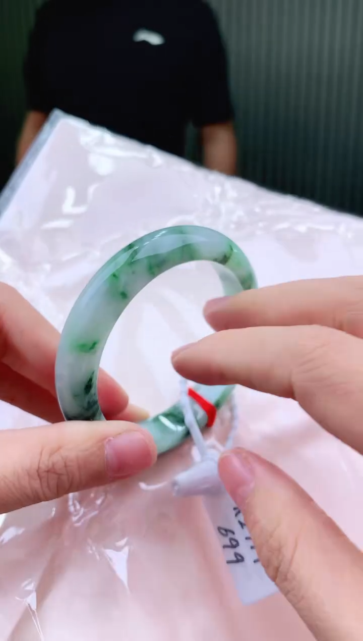 未镶嵌手镯翡翠53